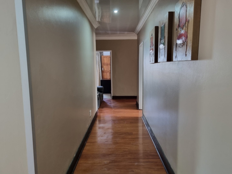 7 Bedroom Property for Sale in Brandwag Free State